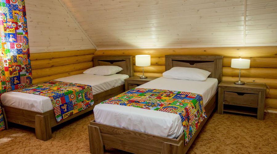 Коттедж 6-местный 2-этажный с балконом