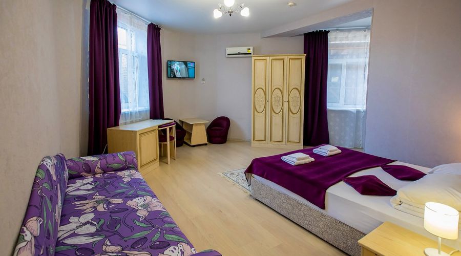 Комфорт 3-местный с балконом