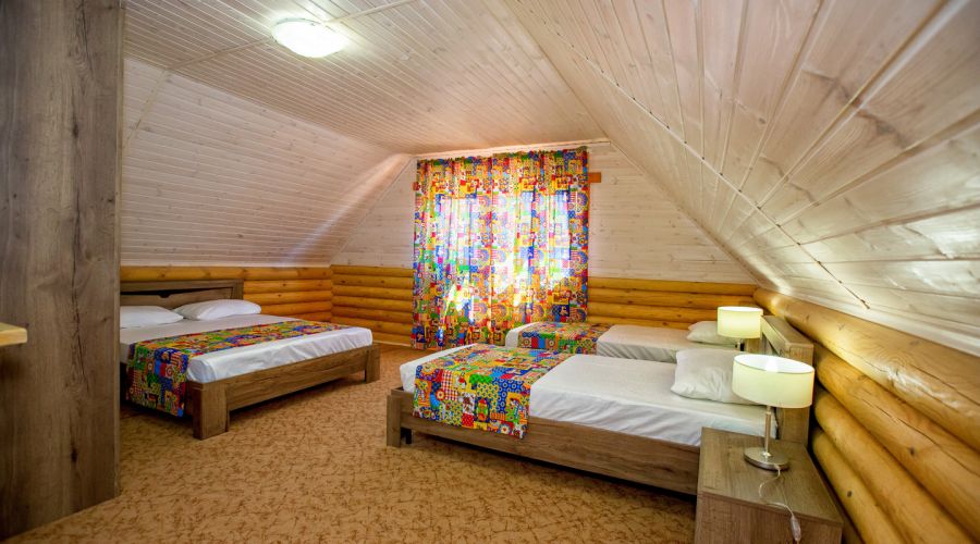 Коттедж 6-местный 2-этажный с балконом