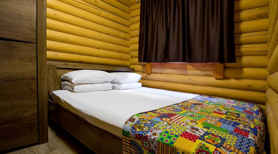 Коттедж 6-местный 2-этажный с балконом