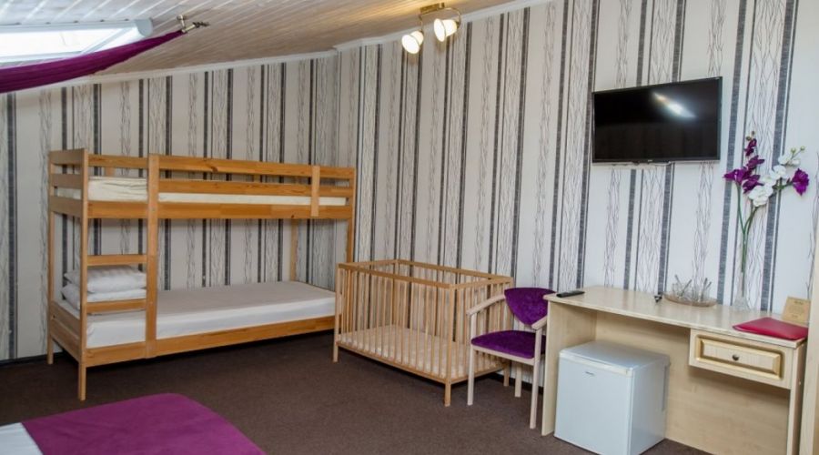 Семейный 4-местный с 2-ярусной кроватью