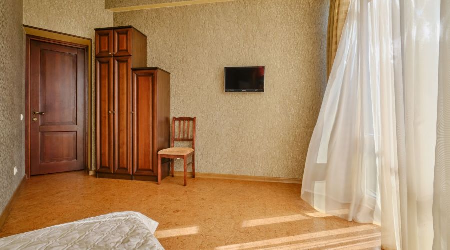 Люкс 3 местный 2х-комнатный  с балконом