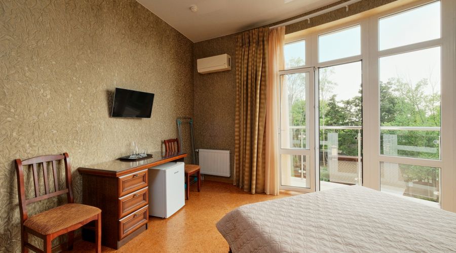 Люкс Улучшенный 3х-местный 2х-комнатный с балконом