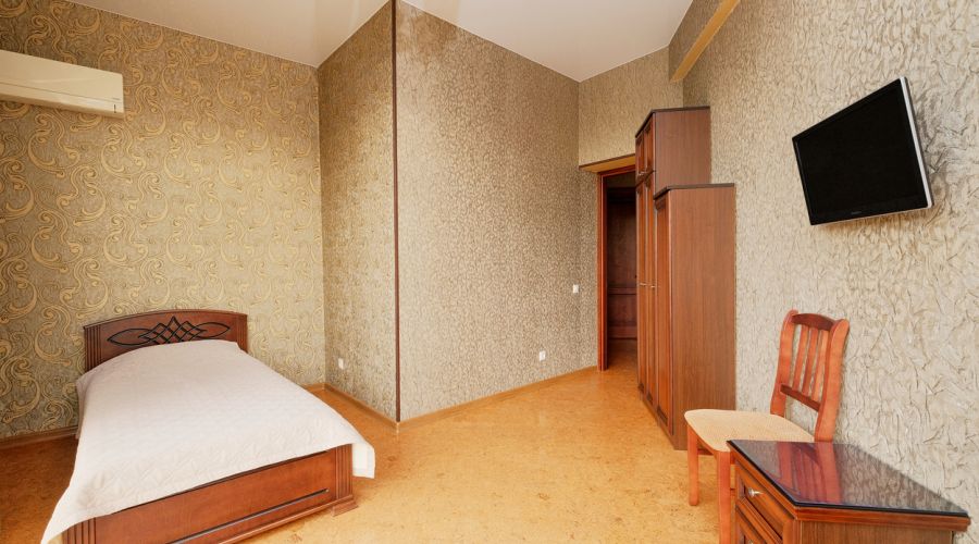 Люкс Улучшенный 3х-местный 2х-комнатный с балконом