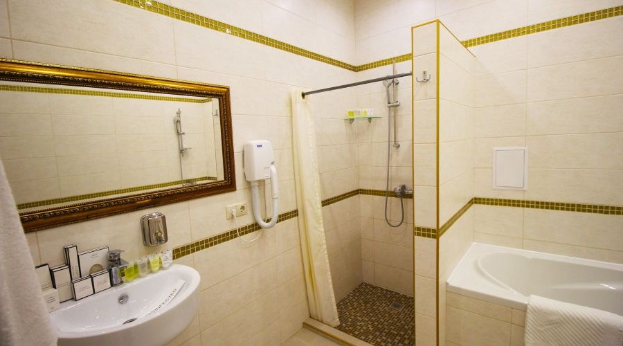 Люкс 4-местный 2-комнатный