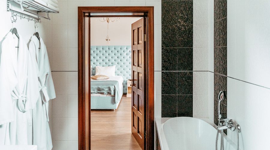 Улучшенный 2 местный с видом на бассейн и на горы