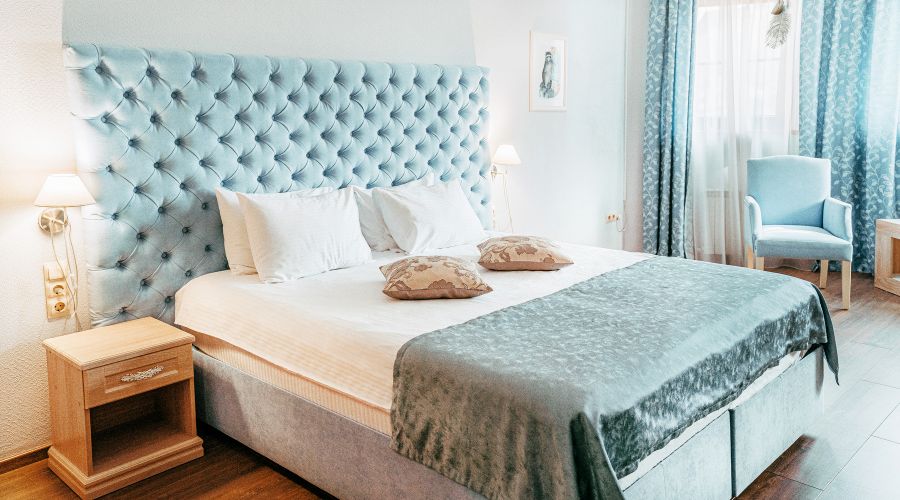 Улучшенный 2 местный с видом на бассейн и на горы