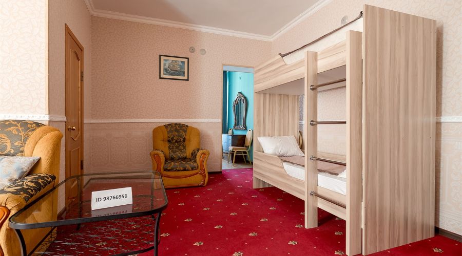 Семейный 6 местный 2 комнатный 3 этаж