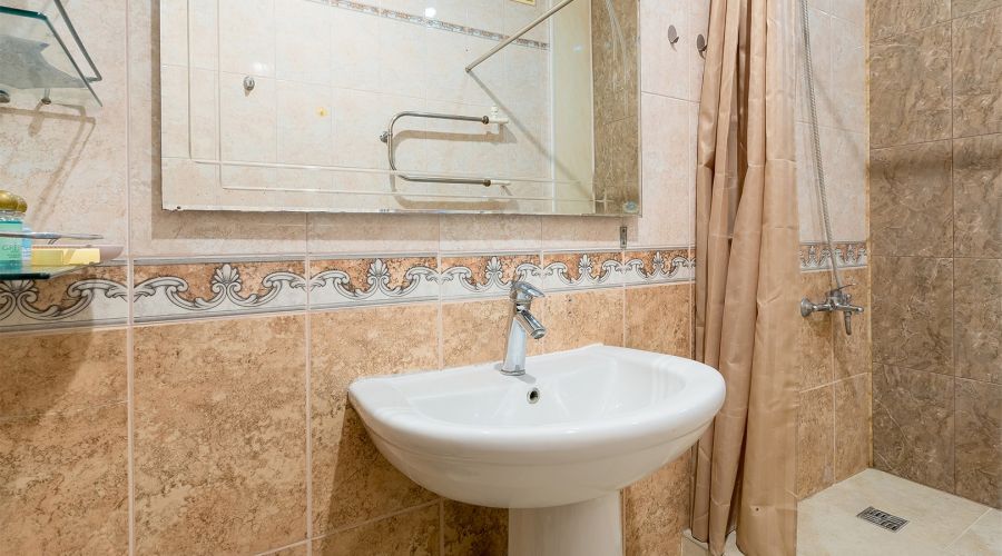 Семейный 2 комнатный 1 этаж