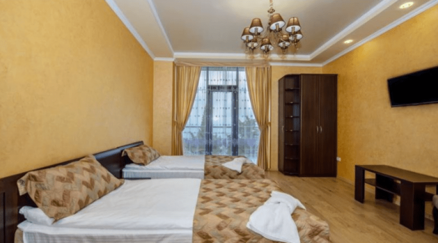 Комфорт 2-местный 1-комнатный с балконом без вида на море (3 этаж)