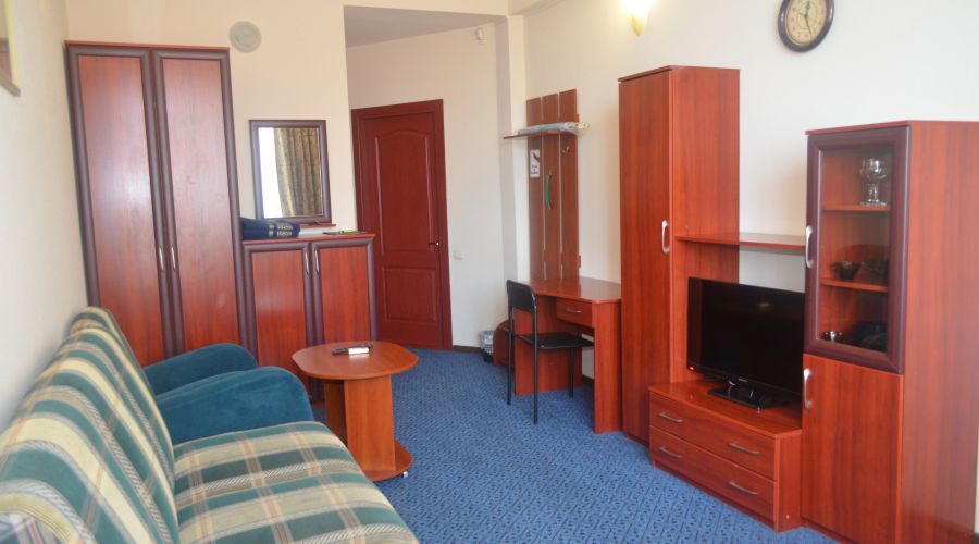 Люкс 3-местный 2-комнатный