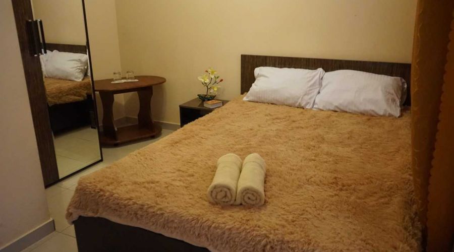 Стандарт 2-местный с 1 кров и ванной комнатой (окно в коридор)