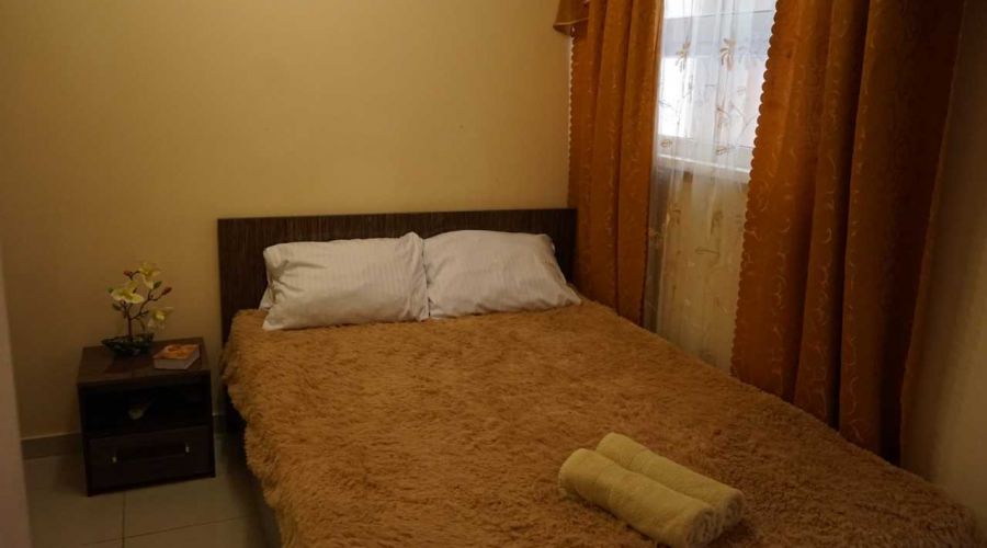 Стандарт 2-местный с 1 кров и ванной комнатой (окно в коридор)