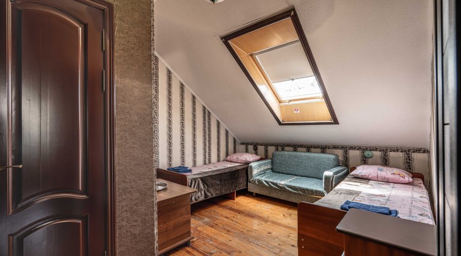 Семейный Семейный номер Мансарда 5-местный 