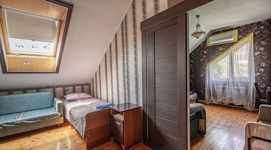 Семейный Семейный номер Мансарда 5-местный 