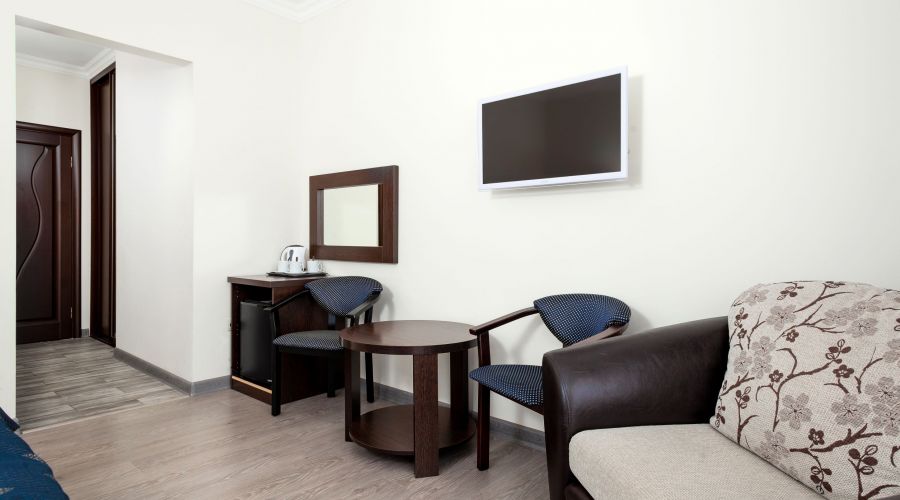 Номер 3-местный номер 67, вид на горы