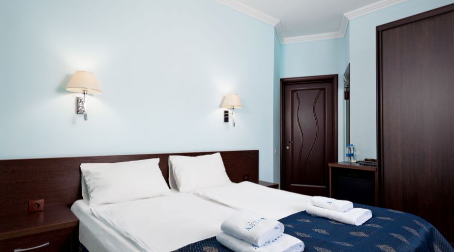 Стандарт 2-местный стандарт 31,32,41,42, с видом на соседний дом