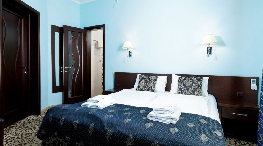 Стандарт 2-местный стандарт 31,32,41,42, с видом на соседний дом