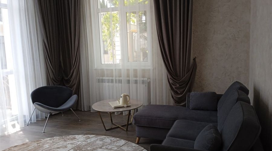 Люкс 2-местный 2-комнатный с балконом