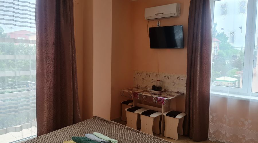 Стандарт 4-местный 1-комнатный с балконом