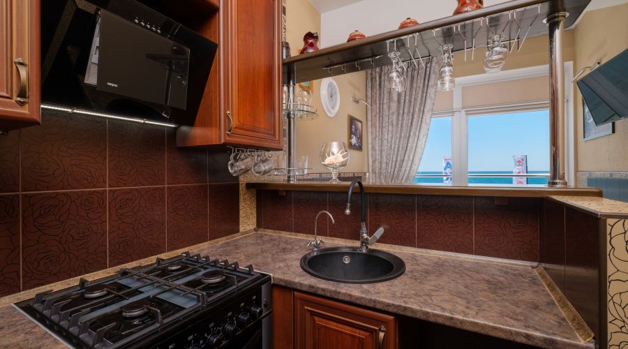 Апартаменты 3-местный с мини-кухней (море)