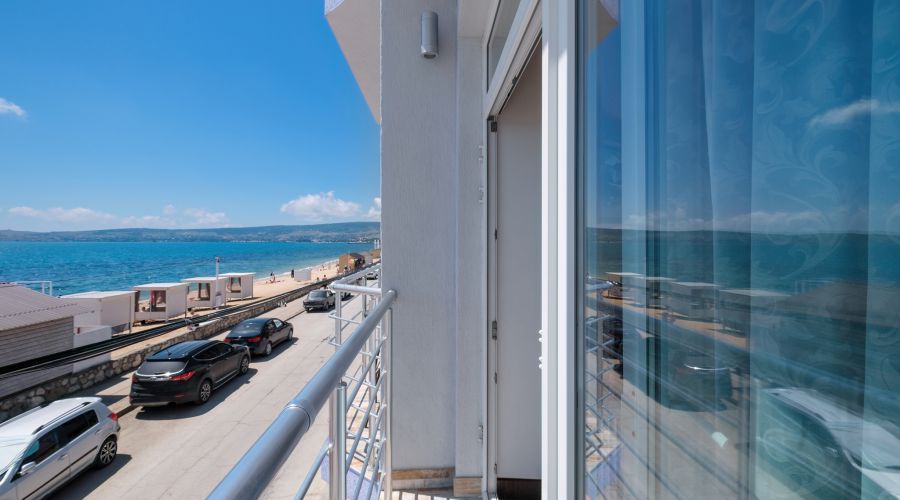 Апартаменты 3-местный с мини-кухней (море)