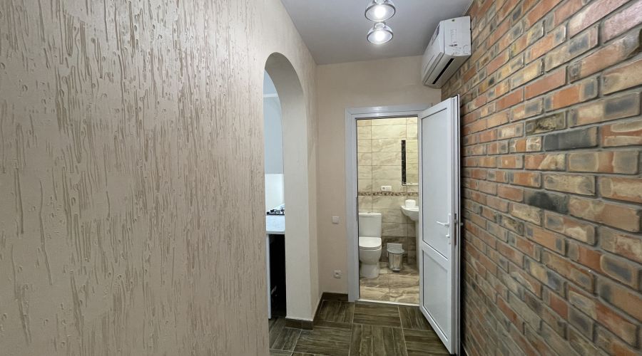 Полулюкс 3-местный с мини-кухней (вид во двор)