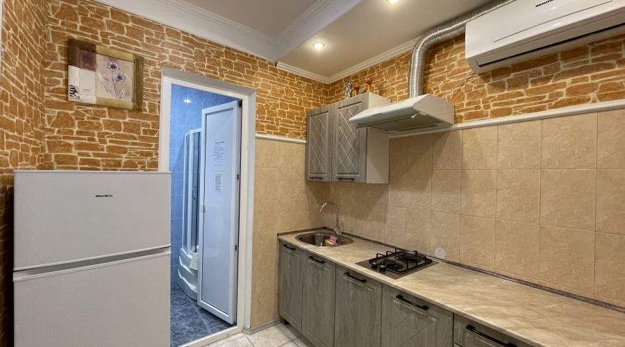 Семейный 3-местный (вид во двор)