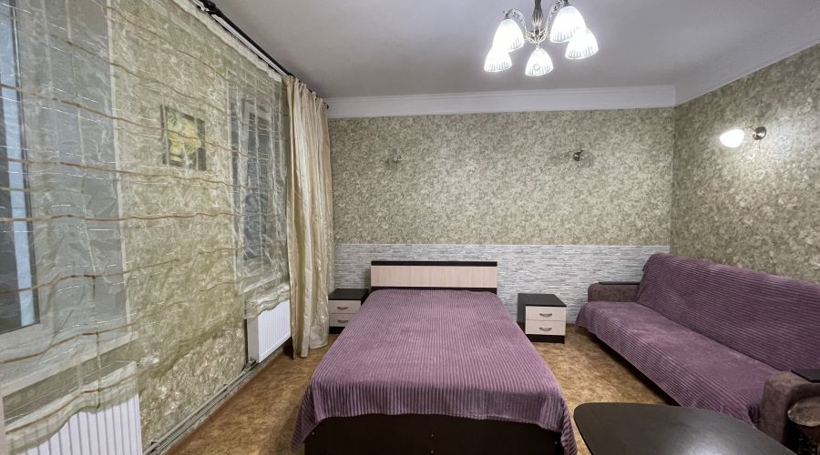 Семейный 3-местный (вид во двор)