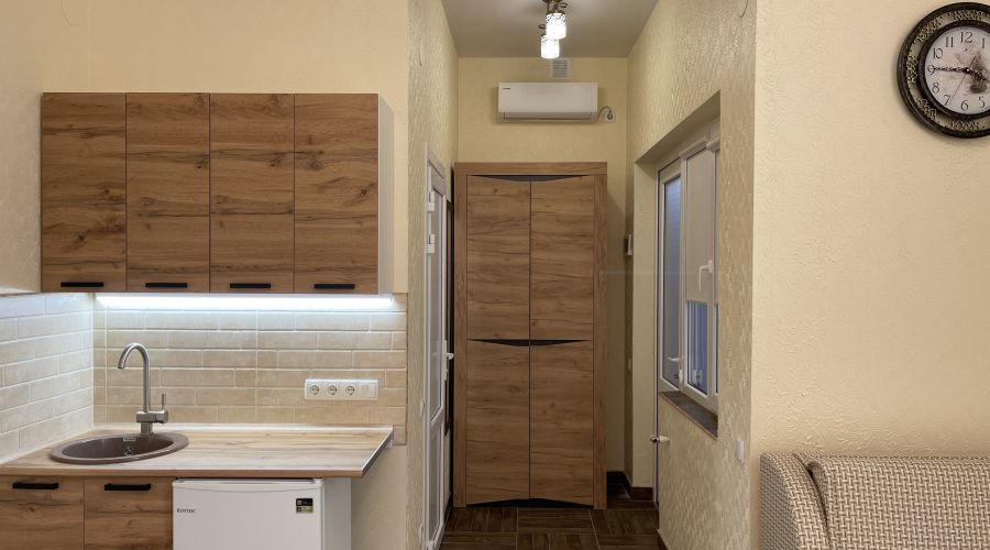 Полулюкс 2-местный (вид во двор)