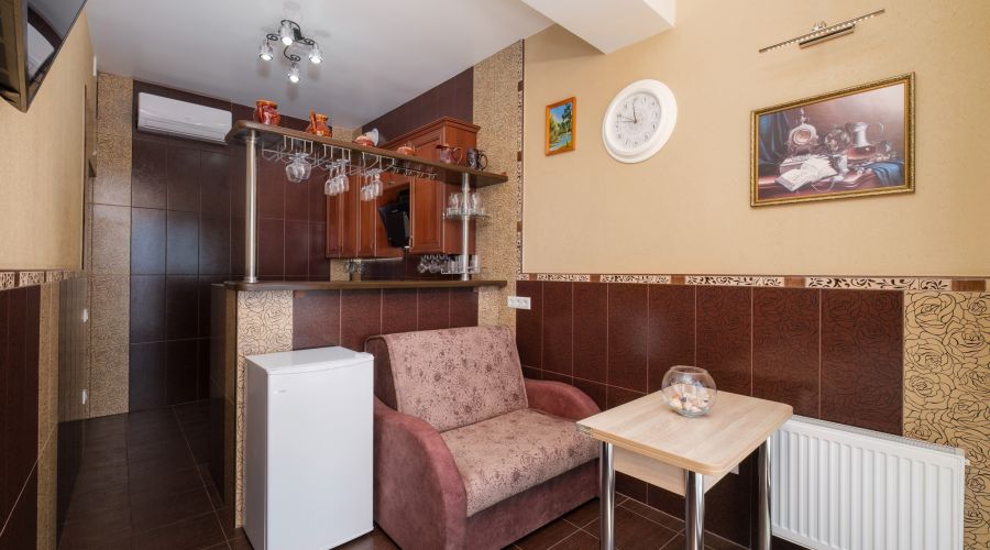 Апартаменты 3-местный с мини-кухней (море)