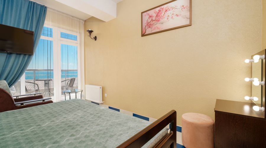 Апартаменты 3-местный с мини-кухней (море)