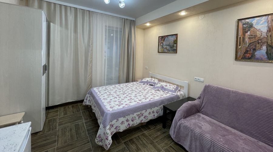 Полулюкс 3-местный с мини-кухней (вид во двор)