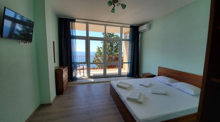 Люкс 4-местный 2-комнатный с мини-кухней