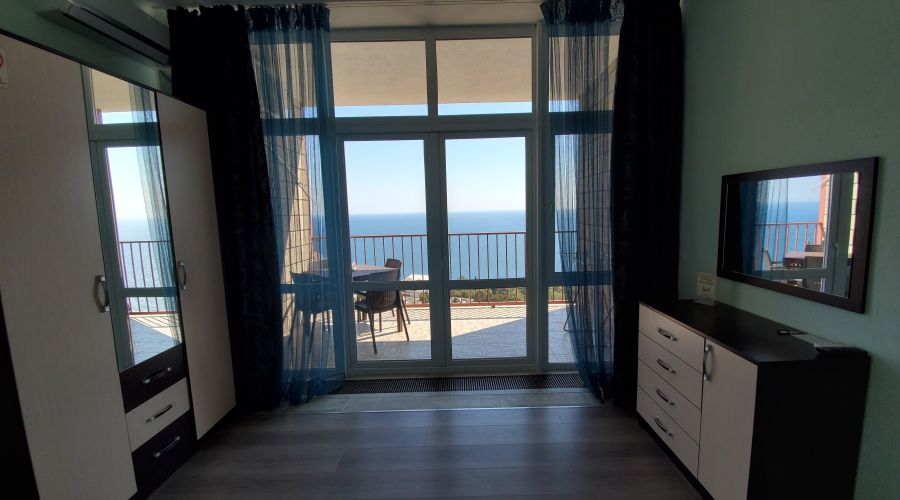 Люкс 4-местный 2-комнатный с мини-кухней