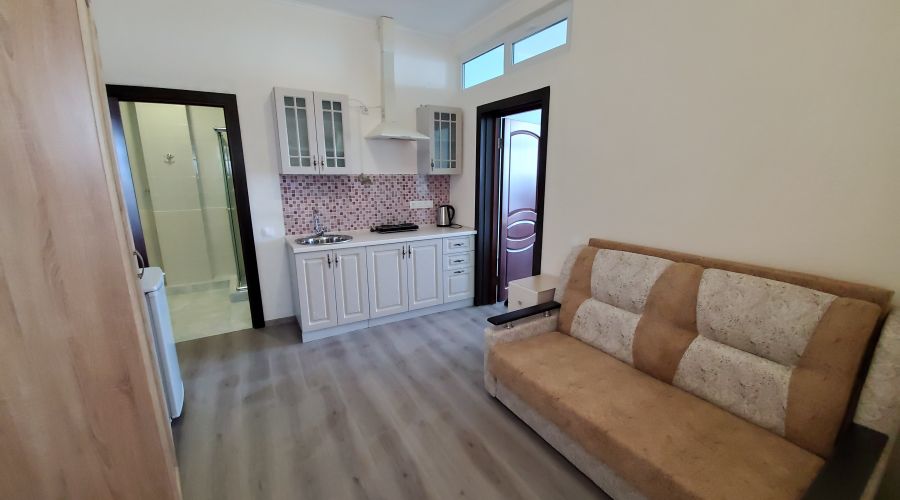 Люкс 4-местный 2-комнатный с отдельным входом и мини-кухней