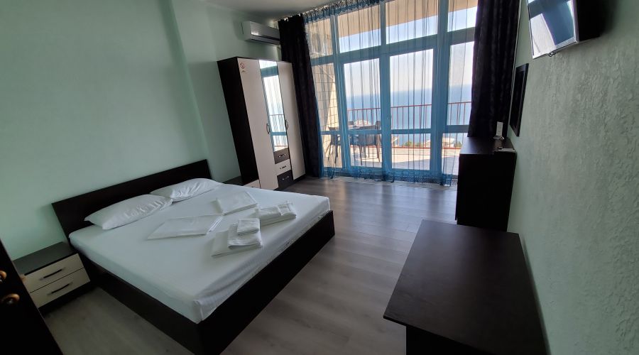 Люкс 4-местный 2-комнатный с мини-кухней