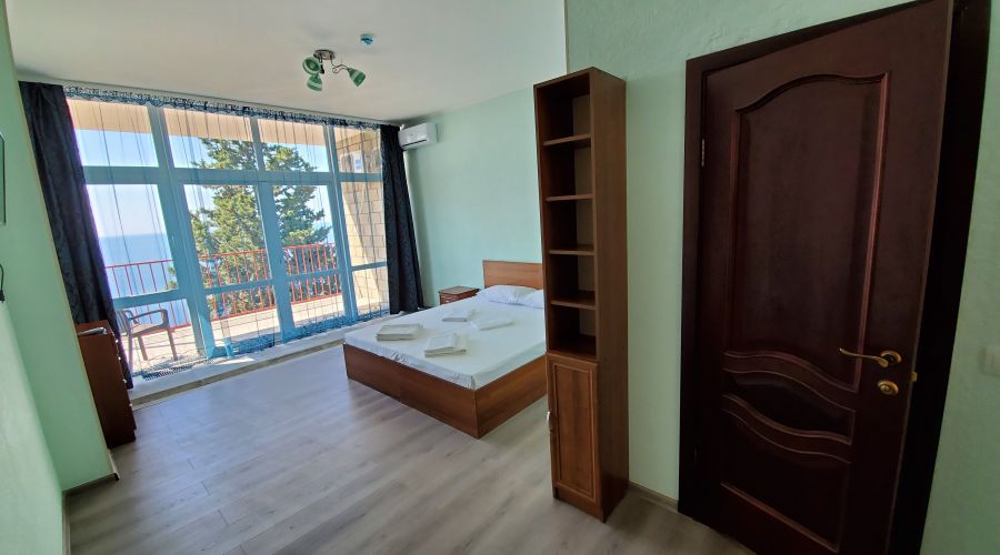 Люкс 4-местный 2-комнатный с мини-кухней