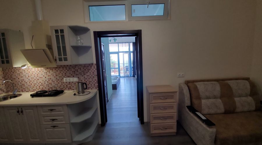 Люкс 4-местный 2-комнатный с отдельным входом и мини-кухней