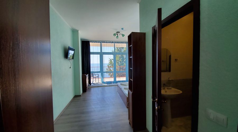 Люкс 4-местный 2-комнатный с мини-кухней