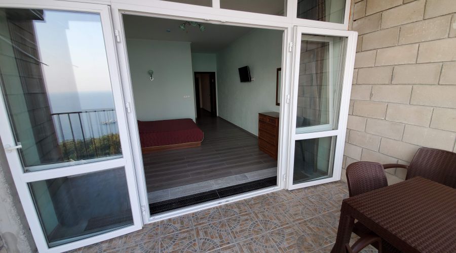 Люкс 4-местный 2-комнатный с мини-кухней