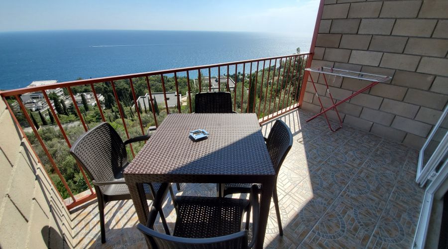 Люкс 4-местный 2-комнатный с мини-кухней