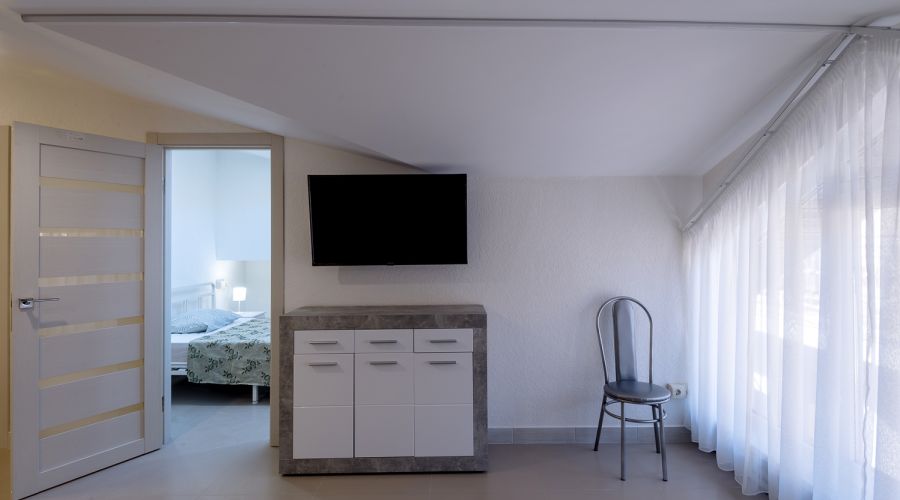 Апартаменты 4-местный №5 Джуниор на мансардном этаже