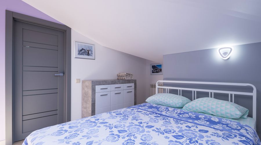 Апартаменты 5-местные Семейные №11 мансардный этаж