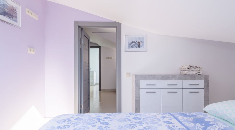 Апартаменты 5-местные Семейные №11 мансардный этаж