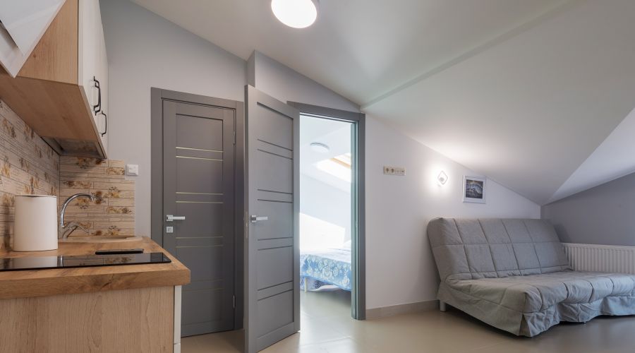 Апартаменты 5-местные Семейные №11 мансардный этаж