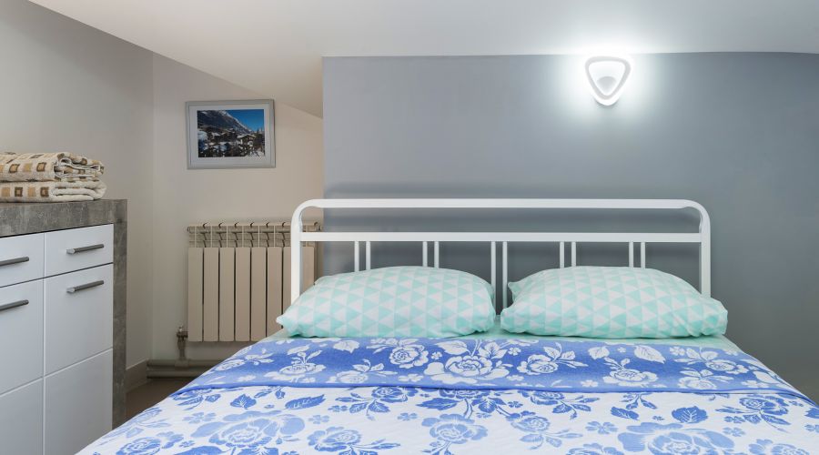 Апартаменты 5-местные Семейные №11 мансардный этаж