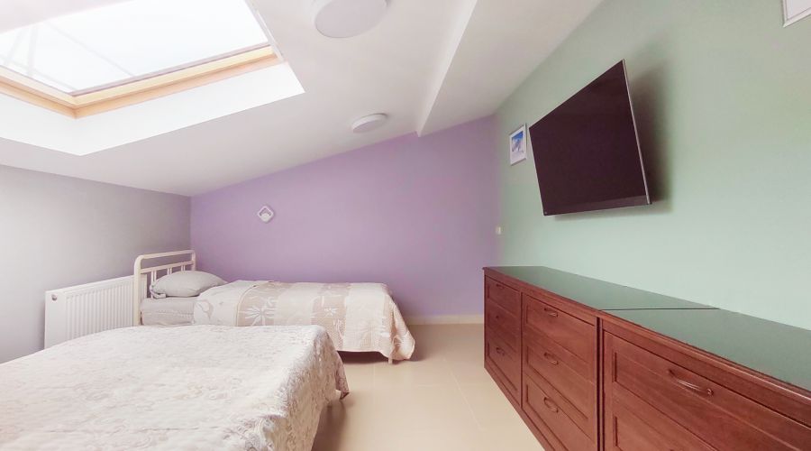 Апартаменты 5-местные Семейные №12 мансардный этаж