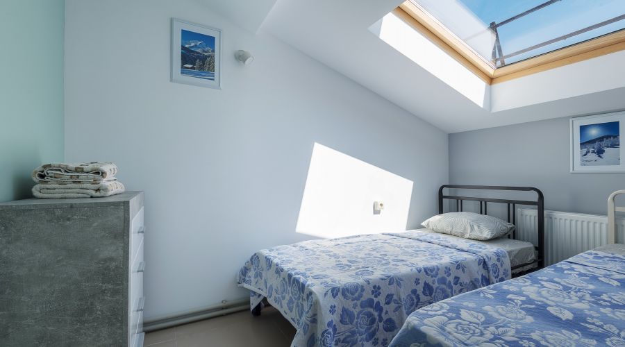 Апартаменты 5-местные Семейные №11 мансардный этаж