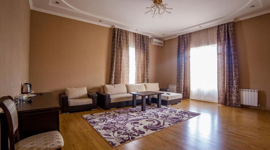 Семейный Семейный 4-местный с балконом